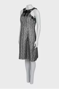 Fitted dress in a combined print