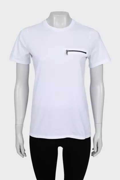 White T-shirt decorated with lightning