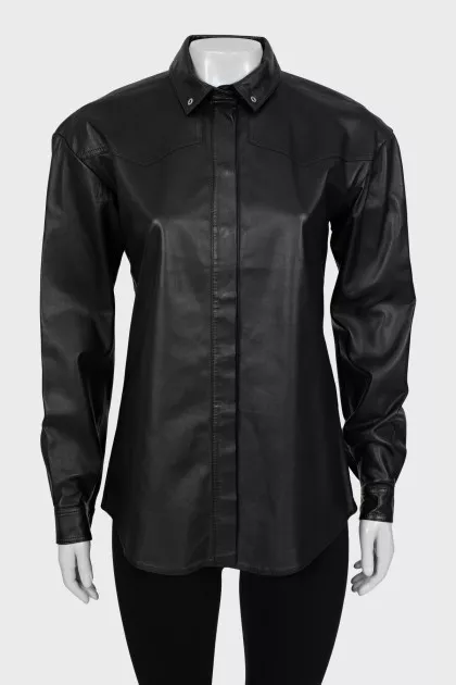 Leather shirt with fitted cut