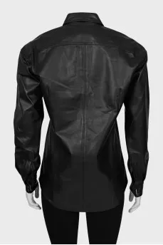 Leather shirt with fitted cut