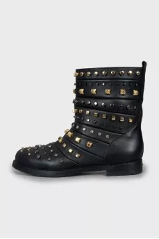 Leather boots with metal rhinestones