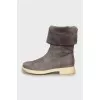 Insulated boots with zip