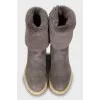 Insulated boots with zip