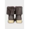 Insulated boots with zip