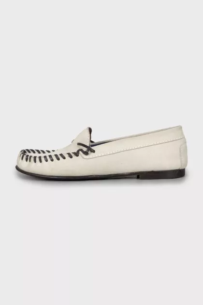 Мужские замшевые мокасины белого цвета
