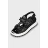 Leather sandals with a textured sole