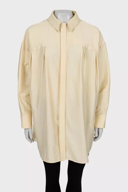 Oversized shirt made of linen and cotton