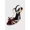 Patent leather sandals with bow