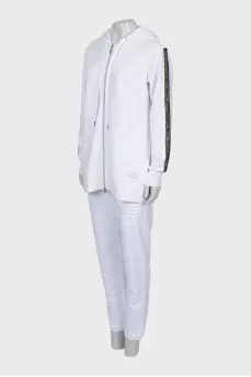 Спортивный костюм декорированный пайетками