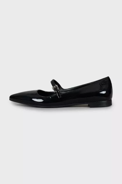 Patent leather pointed toe ballet flats