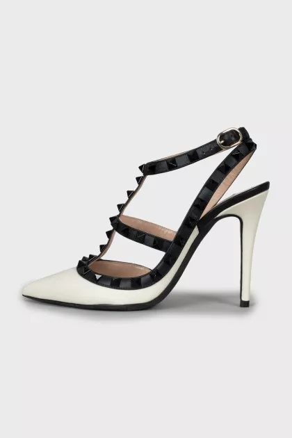 Rockstud sandals with tag