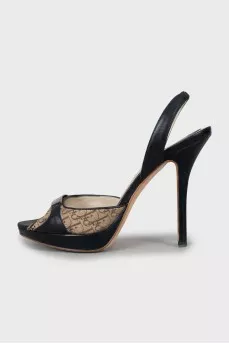 Leather sandals with textile inserts