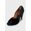 Black shoes with velour bow