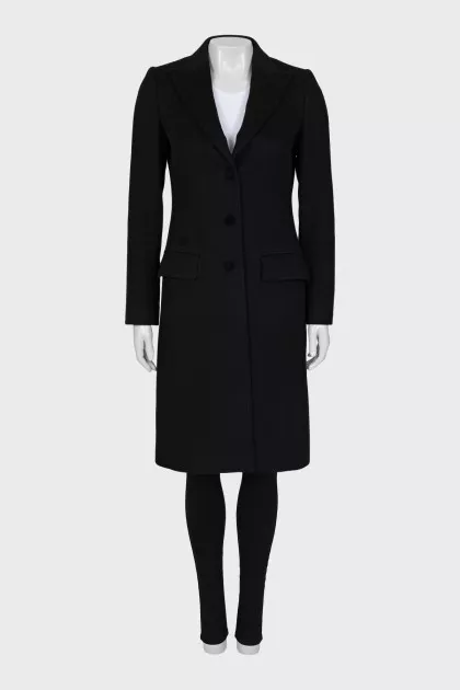 Fitted coat in black