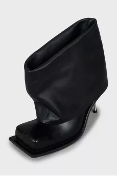Leather ankle boots with square toe