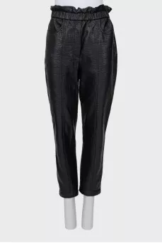 Tapered trousers made of eco-leather
