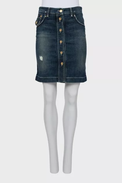 Denim skirt with patch pockets