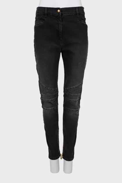 Skinny jeans with gold zippers