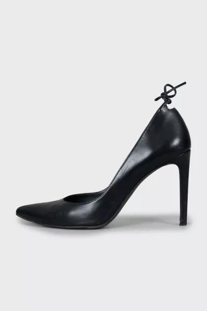 Leather shoes with ties at the back