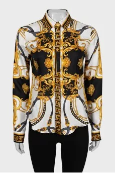 Fitted shirt with print and tag