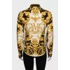 Fitted shirt with print and tag