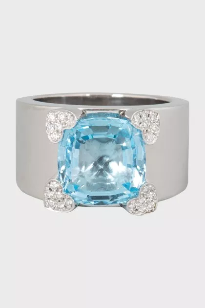 White gold ring with diamonds
