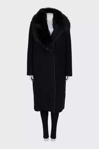 Wool coat with fur on the lapels