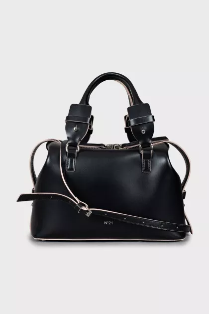 Tote bag with contrast seams