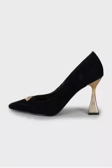 Suede shoes with a figured heel