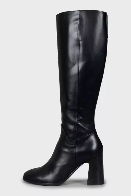 Leather boots with wooden heels