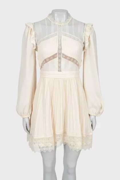 Fitted dress with tag