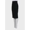 Black fitted skirt