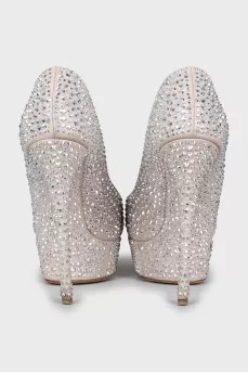 Stiletto heels decorated with rhinestones