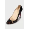 Patent leather shoes with print