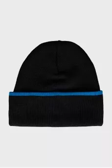 Woolen hat with patch