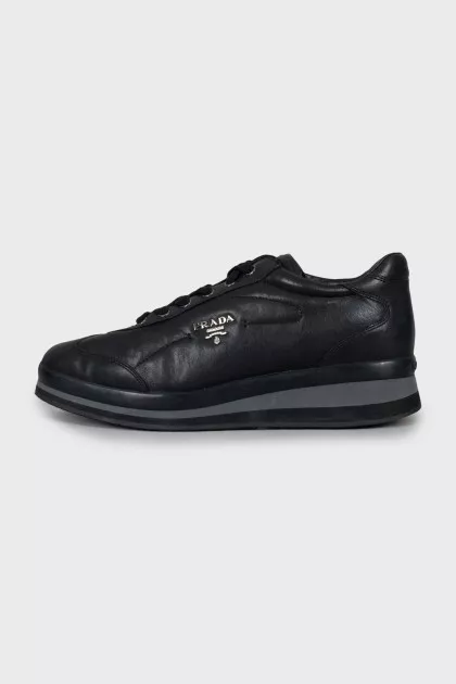 Black leather platform sneakers
