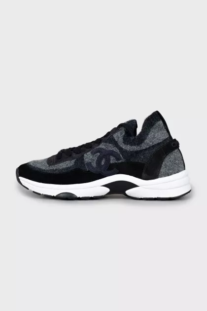 Textile sneakers with suede inserts