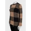 Checkered sweater with fringe