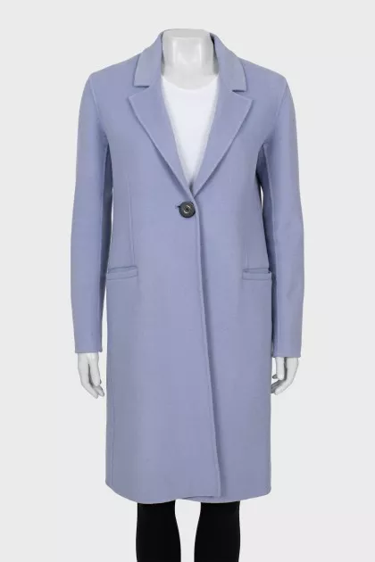 Wool coat with button