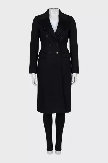 Fitted wool coat