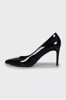 Patent leather high heel pumps