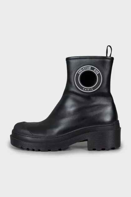 Leather boots with a massive sole