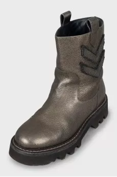 Leather boots with a textured sole