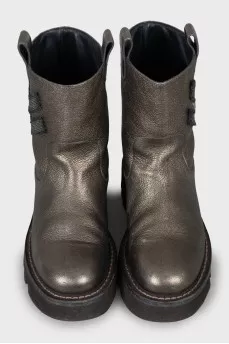 Leather boots with a textured sole