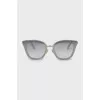 Cat eye sunglasses with decor