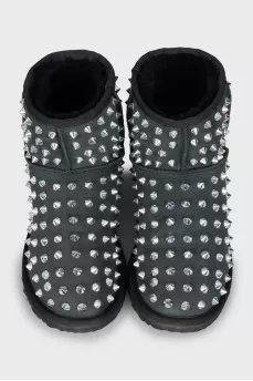 Suede ugg boots decorated with spikes