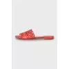 Leather flip flops with perforation