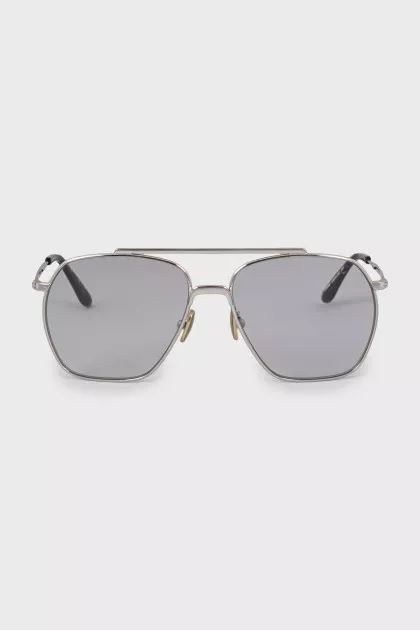 Sunglasses with metal frame