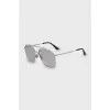 Sunglasses with metal frame
