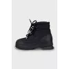 Insulated boots in black
